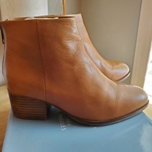 Seychelles Floodplain tan leather ankle boots 7.5